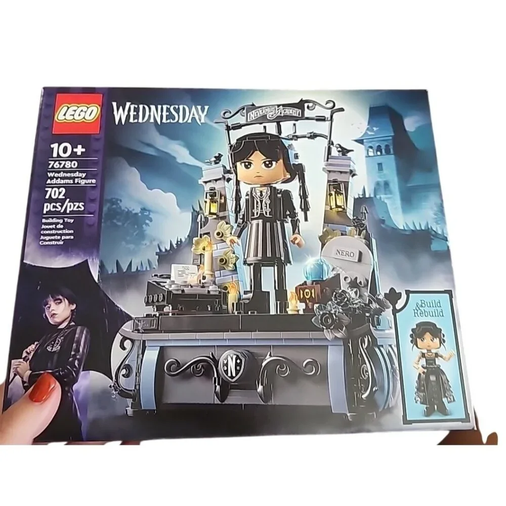 LEGO Nevermore Academy  Wednesday Addams Figure 76780 - Picture 2 of 4